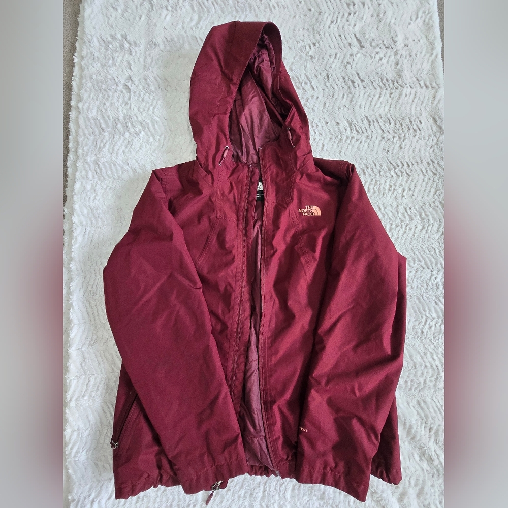 The North Face Burgundy Hooded Semi Puffer Jacket Size L